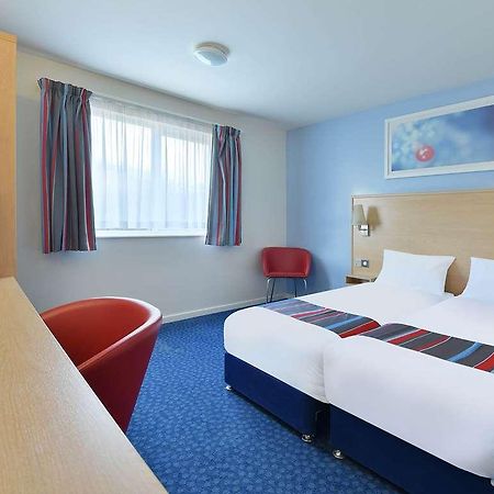 Travelodge Northampton Upton Way Værelse billede