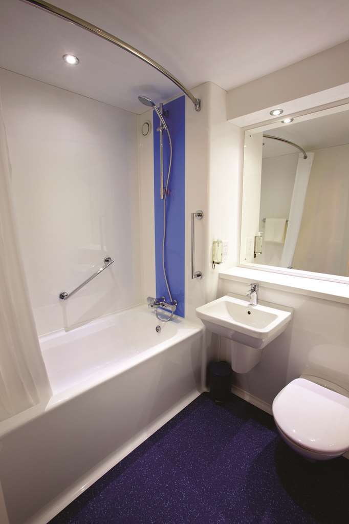 Travelodge Northampton Upton Way Værelse billede